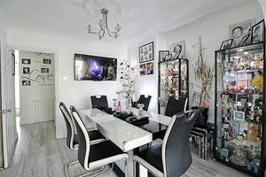 Dining Room- click for photo gallery